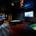 Maloves & Spa, W Bocznych Budynkach 4*