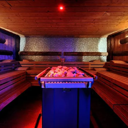 Maloves & Spa, W Bocznych Budynkach Apart Otel Władysławowo