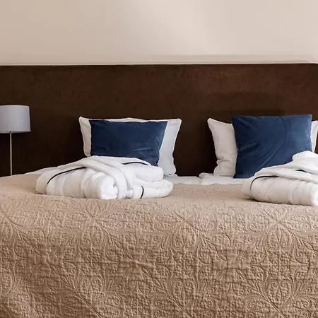 Maloves & Spa, W Bocznych Budynkach Władysławowo