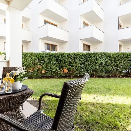 Hotel apartamentowy Maloves Resort&spa, W Bocznych Budynkach 4*