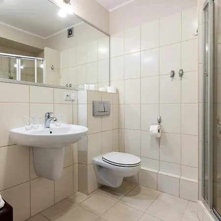 Maloves & Spa, W Bocznych Budynkach 4*