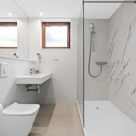 Maloves Resort&spa, W Bocznych Budynkach 4*