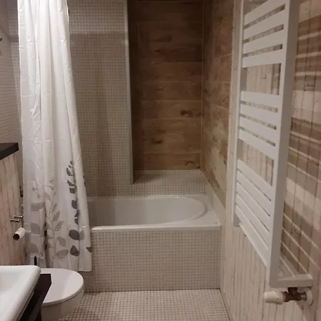 アパートホテル Maloves & Spa, W Bocznych Budynkach 4*