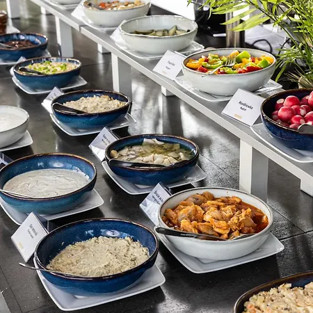 Maloves Resort&spa, W Bocznych Budynkach Hotel apartamentowy