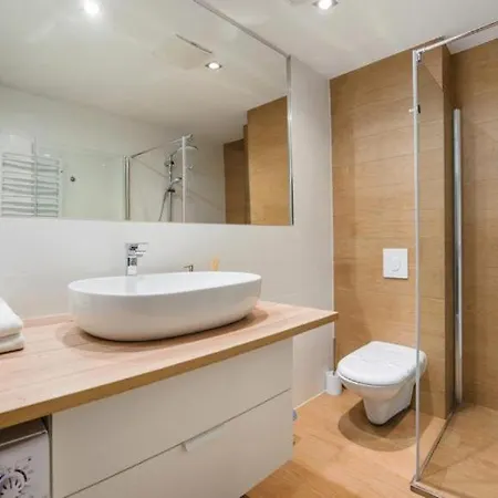 Maloves & Spa, W Bocznych Budynkach アパートホテル 4*