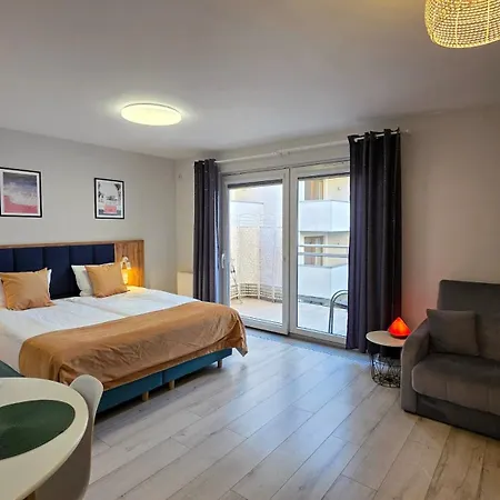 Aparthotel Maloves & Prywatne *