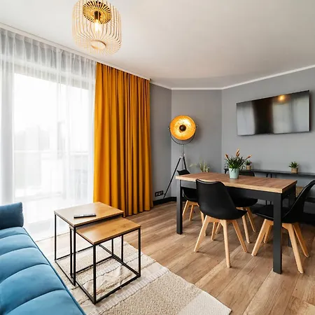 Maloves & Spa, W Bocznych Budynkach