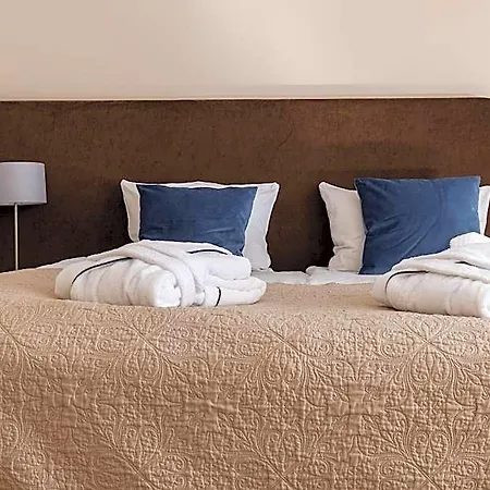 Maloves & Spa, W Bocznych Budynkach 4*