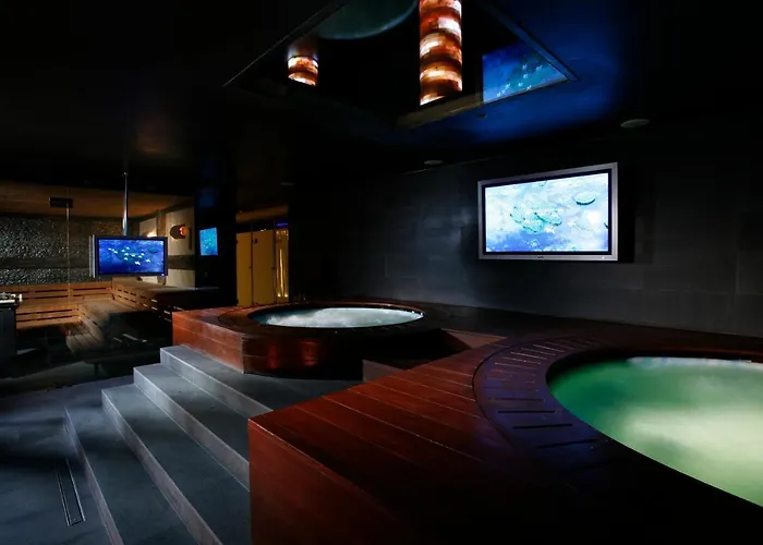 Maloves & Spa, W Bocznych Budynkach 4*