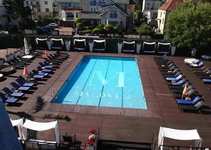 Maloves & Spa, W Bocznych Budynkach Lägenhetshotell Władysławowo