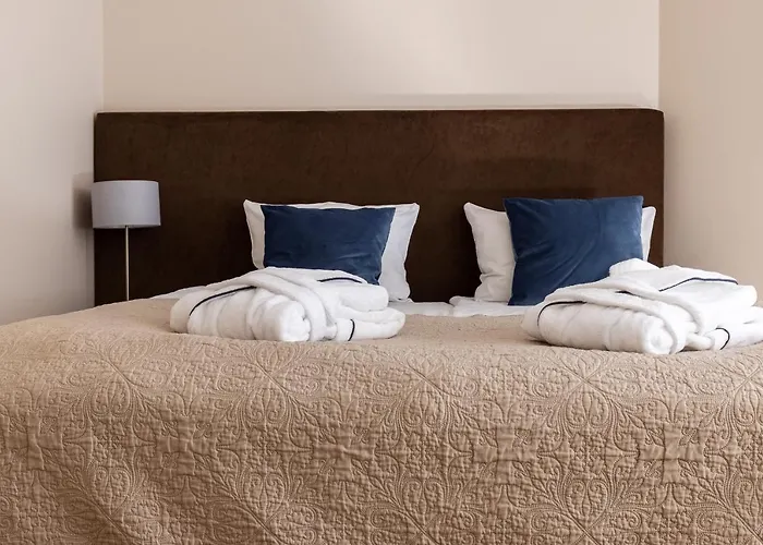 Maloves & Spa, W Bocznych Budynkach Владыславово