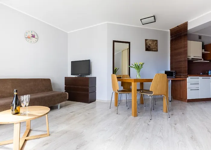 Maloves & Spa, W Bocznych Budynkach