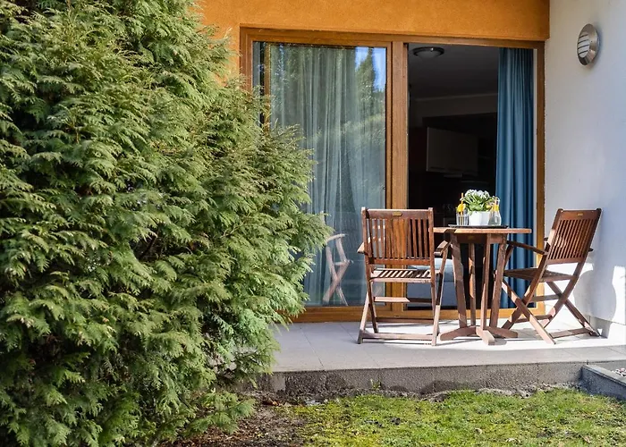 Maloves & Spa, W Bocznych Budynkach Lägenhetshotell Władysławowo