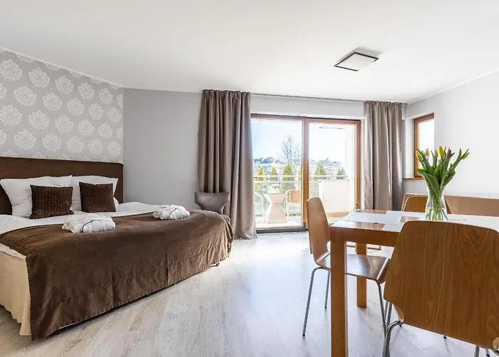 Maloves & Spa, W Bocznych Budynkach Lägenhetshotell Władysławowo