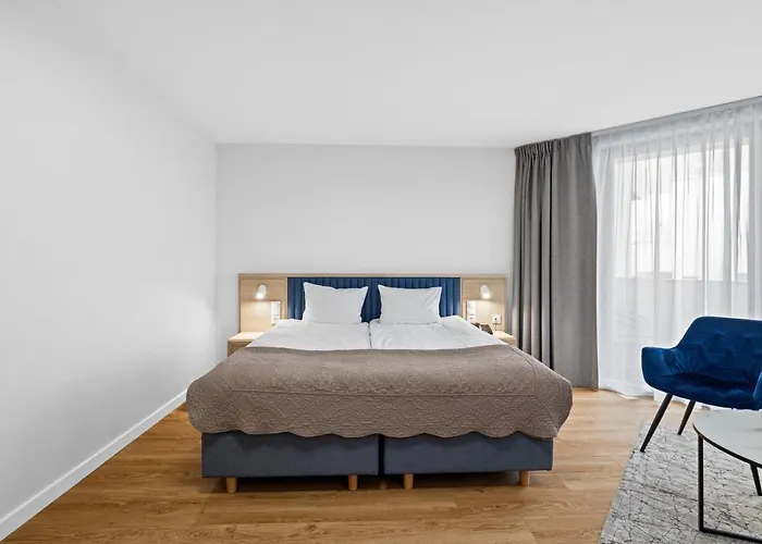 Maloves & Spa, W Bocznych Budynkach