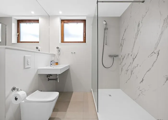 Maloves & Spa, W Bocznych Budynkach 4*