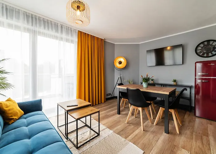 Maloves & Spa, W Bocznych Budynkach